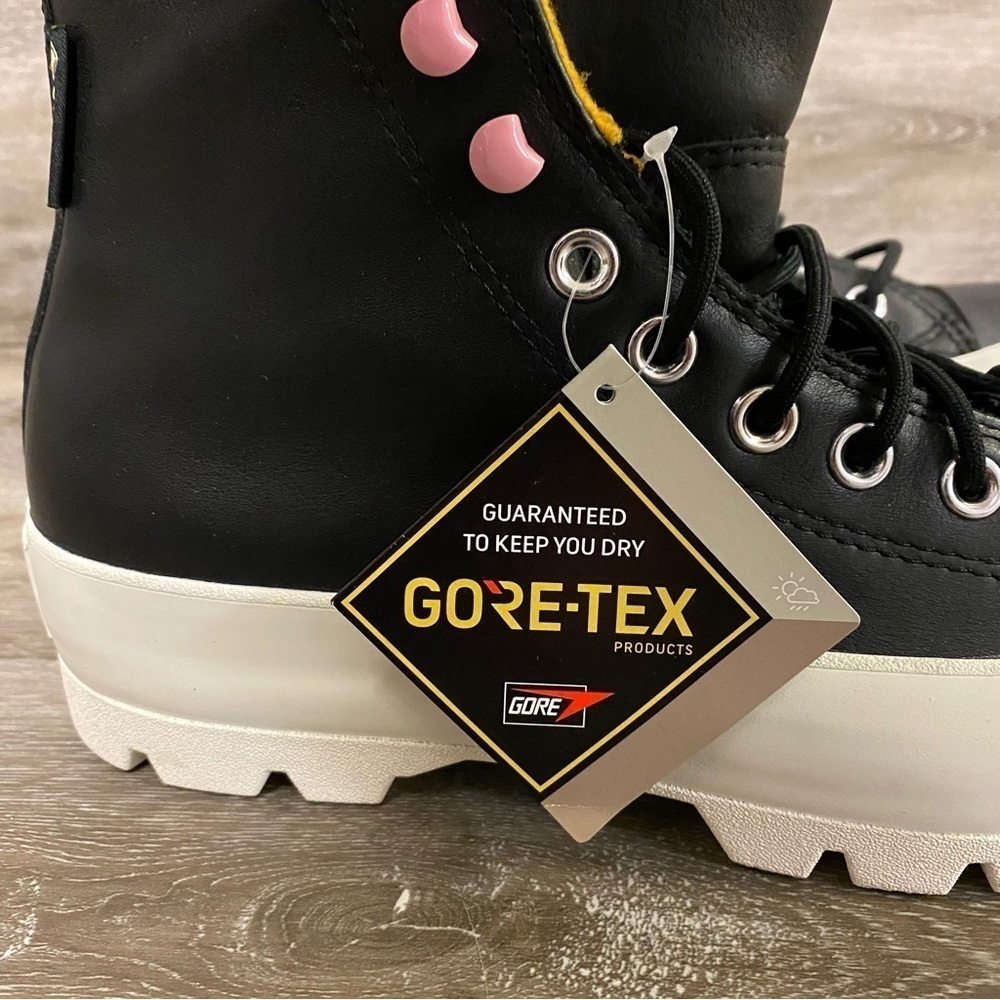 Converse | Chuck Taylor All Star Gore-Tex Waterproof Lugged High Top Sneakers 9 - Picture 6 of 14